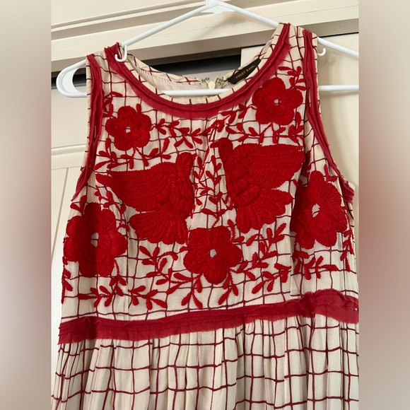 Embroidered dress - Picture 3 of 5